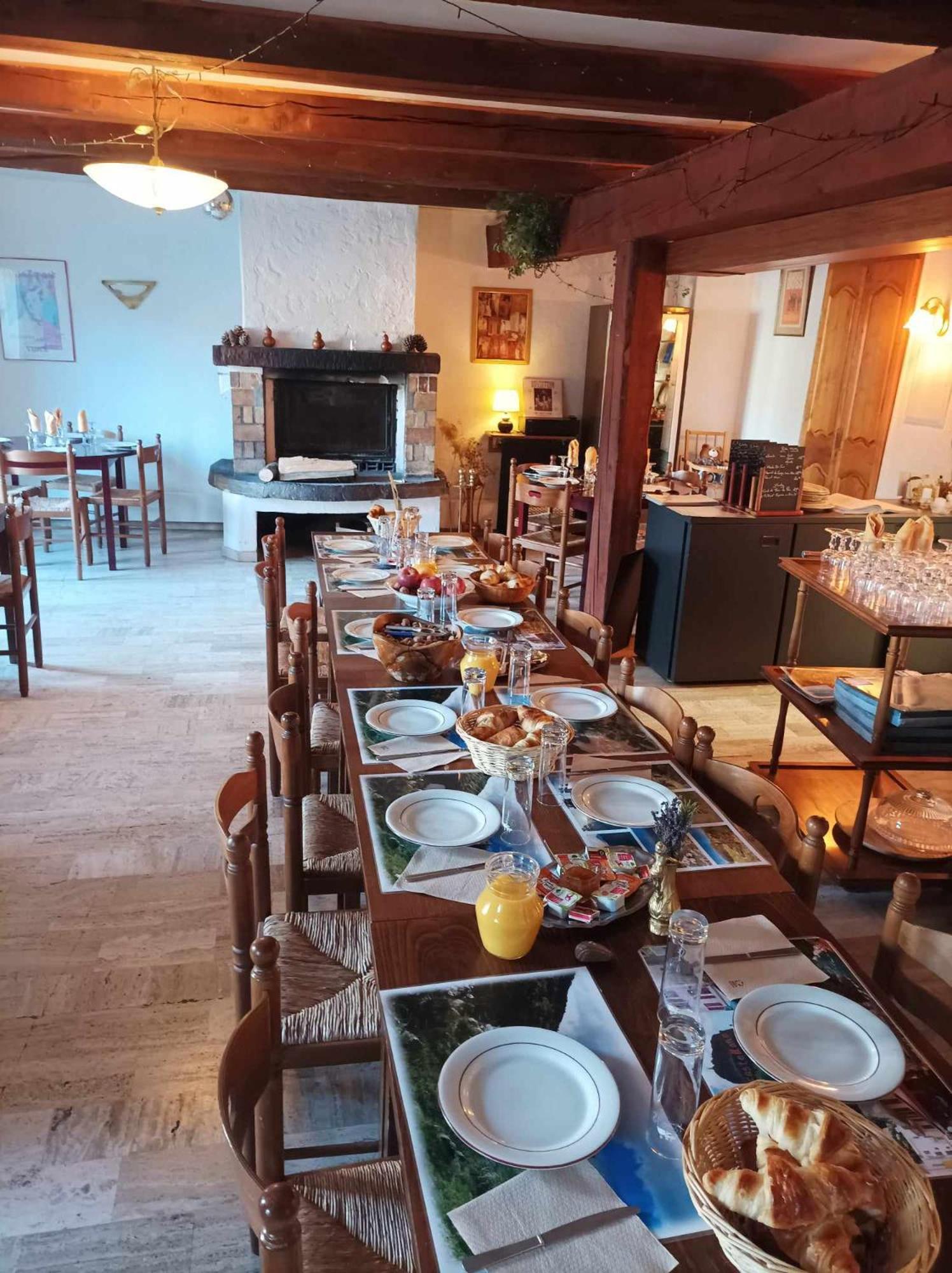 Auberge Lou Jas Soleilhas المظهر الخارجي الصورة